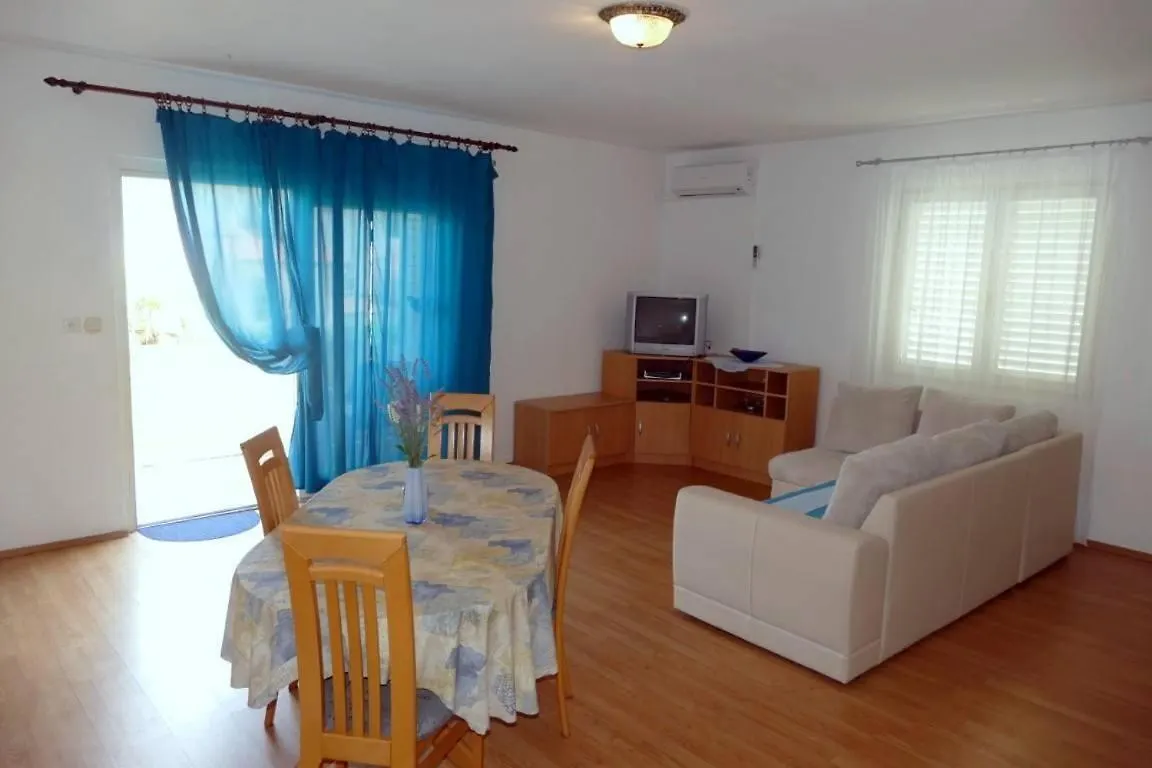 Apartments By The Sea Supetarska Draga - Donja, Rab - 15983